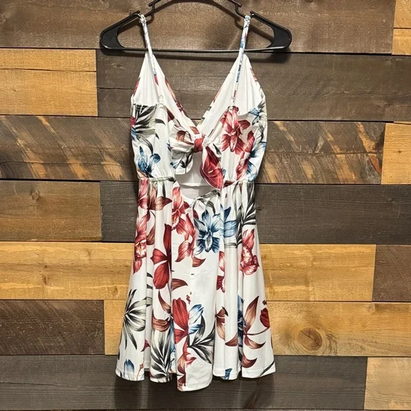 Papaya White Floral V-Neck Spaghetti Strap Dress - Picture 3 of 7